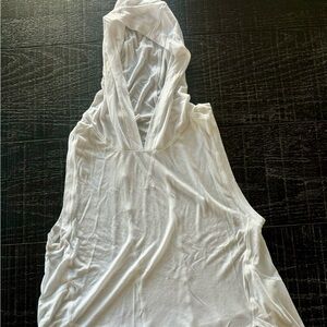 Under Armour white hooded sleeveless top, size medium.